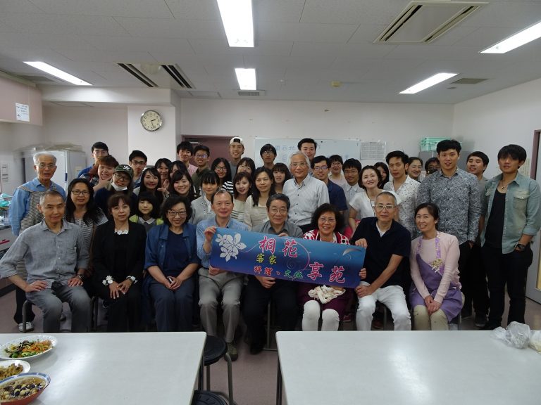 每逢佳節倍思鄉 關西留學生包粽聯誼解鄉愁