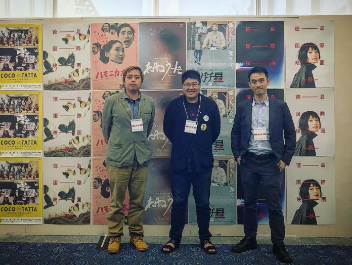 01. 左起1為台灣單元的「潮汐」導演李彥勳、台灣未來影像發展協會會長林瑋倫、「幻境綺想」導演林學寬,三人受邀參加2018德島國際電影節之合影。