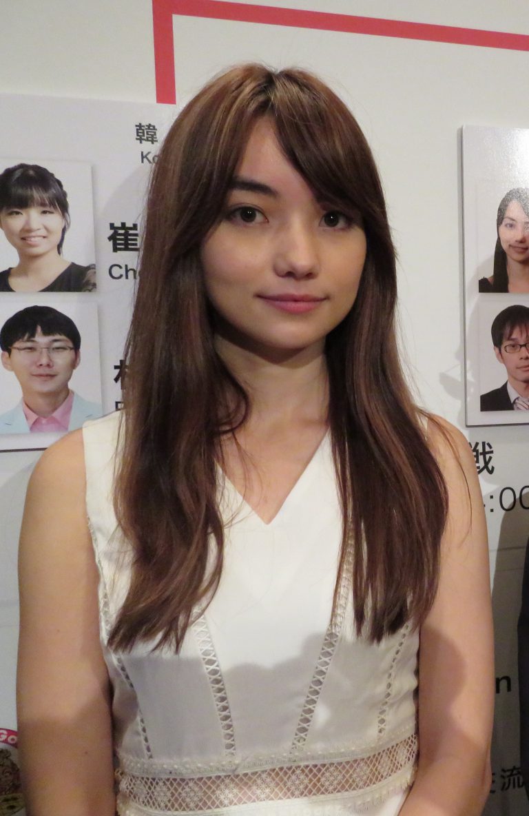 台湾女流棋士の黒嘉嘉さんが仲邑新初段と記念対局