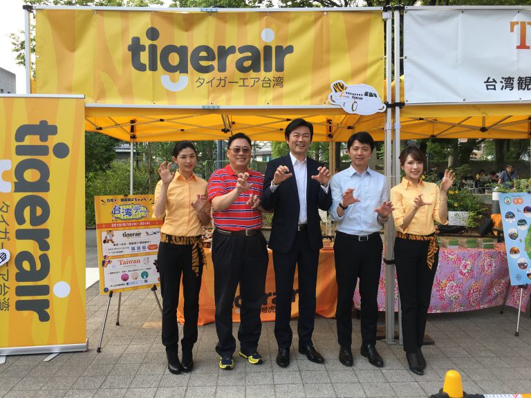 阪神台灣日登場　喔熊虎將登場為球賽應援