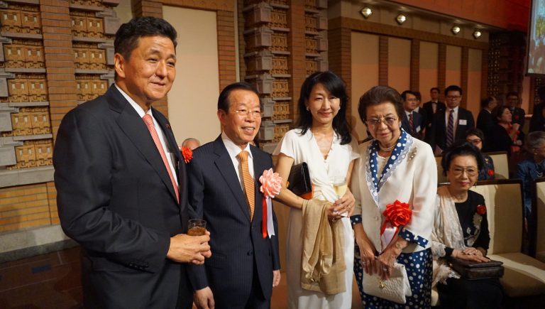 安倍胞弟岸信夫內定擔任防衛大臣