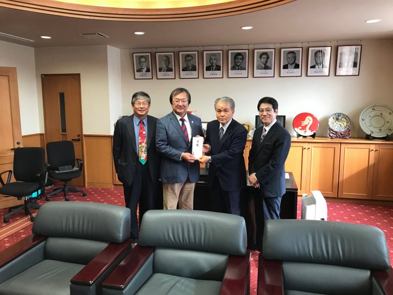 中華民國醫師公會全國聯合會邱泰源捐贈首里城重建善款