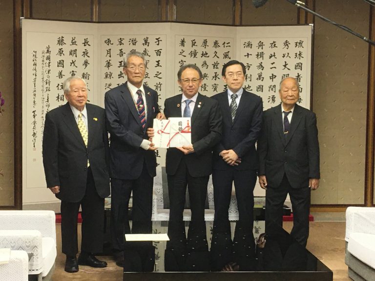 駐那霸辦事處代表台政府捐贈新臺幣100萬元為首里城重建基金