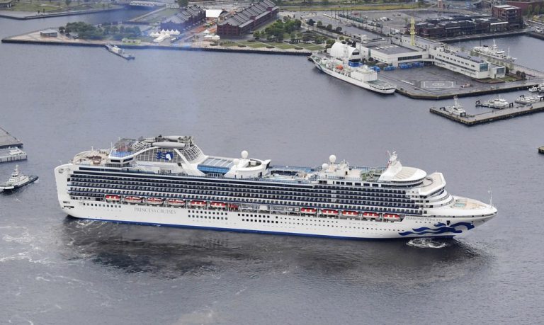 武漢肺炎病患曾搭郵輪 暫時隔離船上3711人