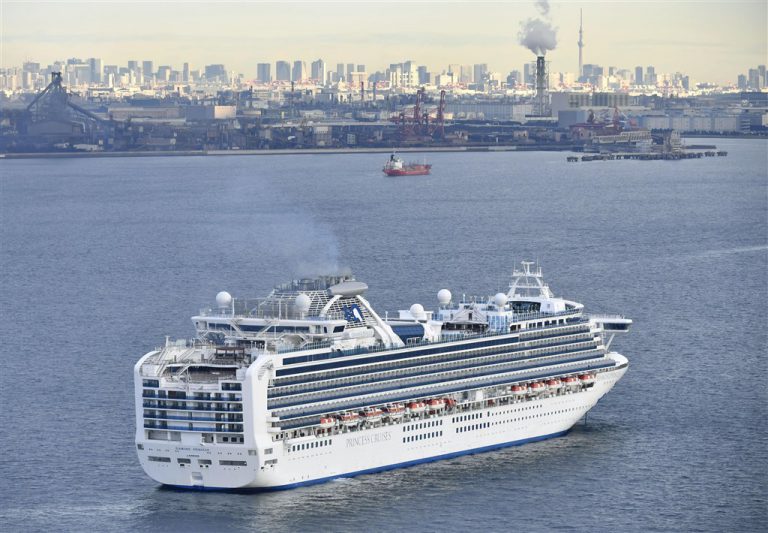 日遊輪確診10例 海上隔離3711人