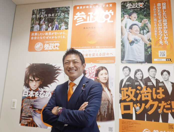 參政黨代表神谷宗幣接受中央社專訪時，明確表示支持「台灣有事即日本有事」的立場。他強調應防止衝突、加強日台安保合作，並揭示對中國「和平演變」的警覺。(圖\中央社)