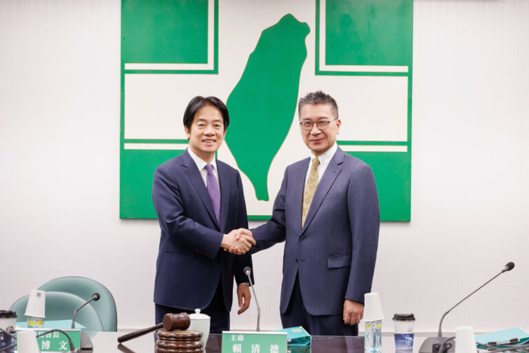 台湾\与党・民進党の秘書長に徐国勇元内政部長 頼総統「バランス取れている」