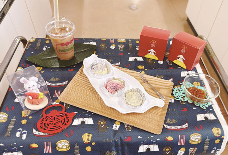 成品展示：冰皮月餅與珍珠奶茶