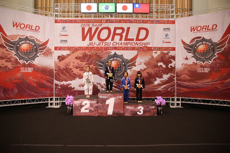 台湾代表、誤った国旗掲揚に抗議　主催者「スタッフのミス」と謝罪(日本語・中文)