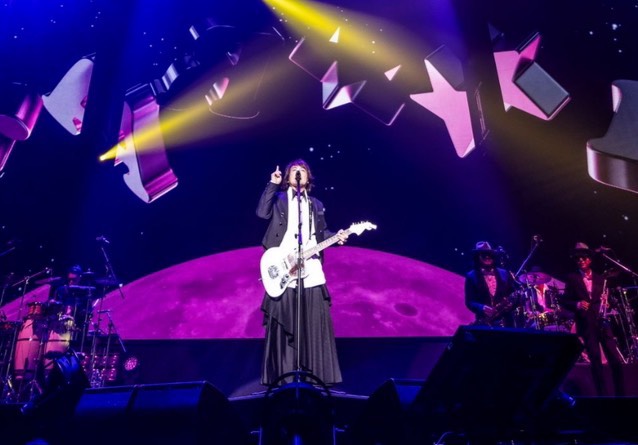 伍佰日本演唱會歌迷嗨翻天要求「加班」