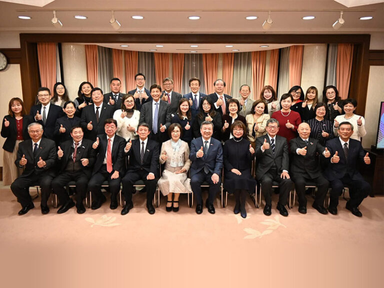 僑界新年餐會凝聚向心力 針對對美貿易認知戰提出嚴正駁斥