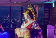 門戸龍ニ的花魁扮相驚豔全場