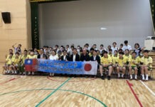 台北市明德國中日本國際教育訪問團與福岡香春思永館中學師生合影