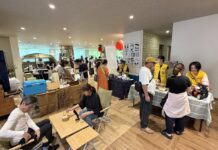 門司港で「台湾祭・バナナロード」開催 台湾グルメで日台交流(日本語.中文) 会場が賑やか