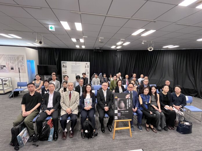 開幕式結束後全體大合照(臺灣文化中心提供) 開幕式結束後全體大合照(臺灣文化中心提供)